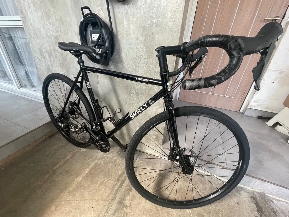 FULL BIKE SURLY STRAGGLER BLACK SIZE 54 (MULUS TERAWAT)