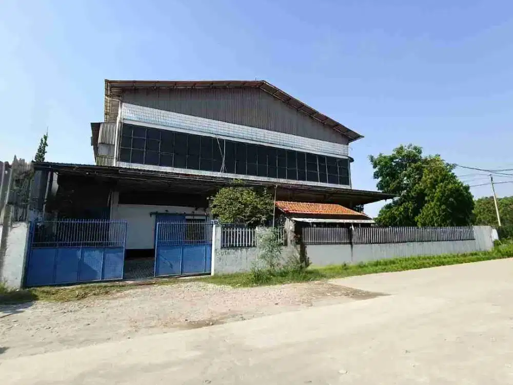 Gudang dan kantor 3 lantai aktif siap pakai dijual kawasan pergudangan strategis Pluit Penjaringan Jakarta Utara