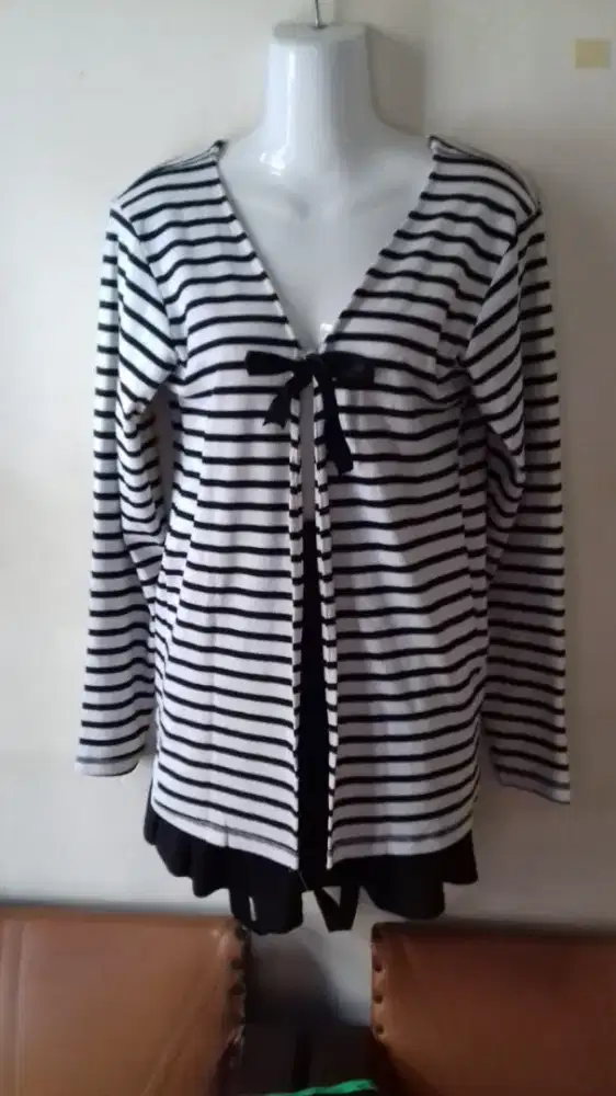 Baju sweater lengan panjang