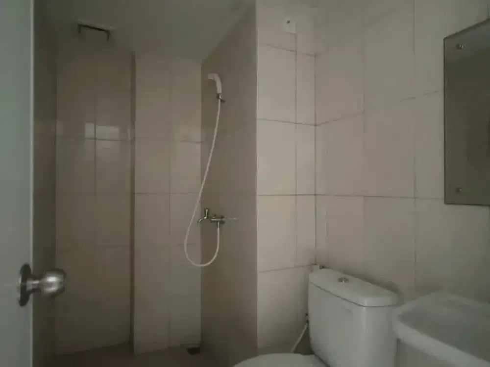 Apartemen murah di spiringlake summarecon. Bekasi