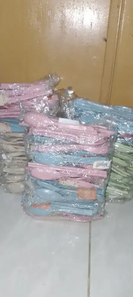 Souvenir set perlengkapan makan