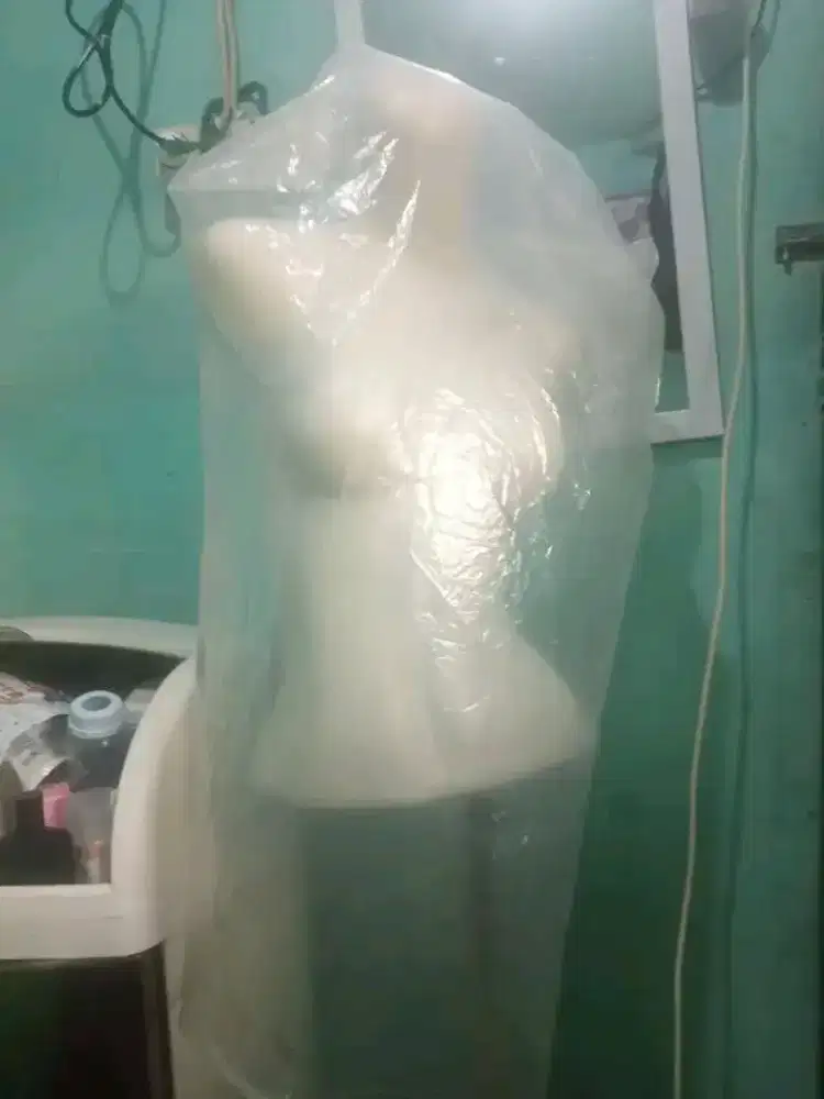 Dijual cepet patung baju dan tempat naro sendal