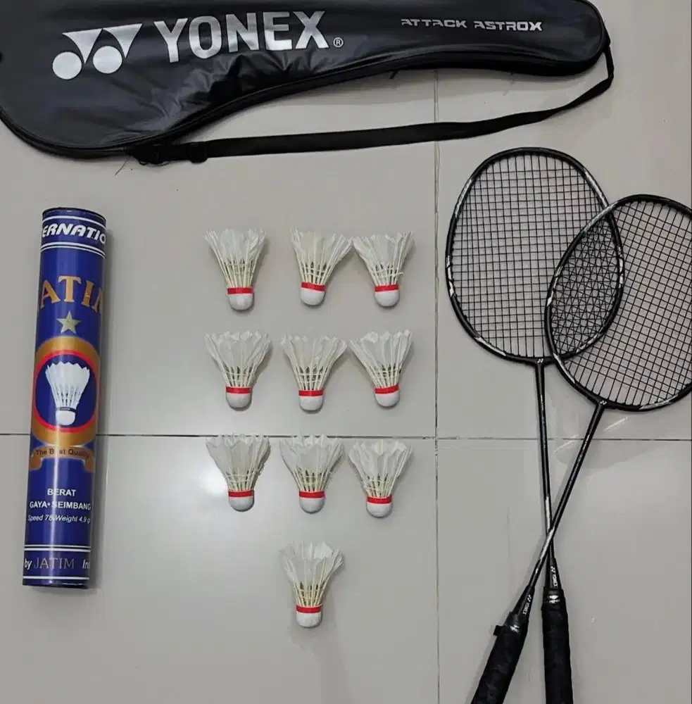 WTS – 2 RAKET BADMINTON + BONUS KOK