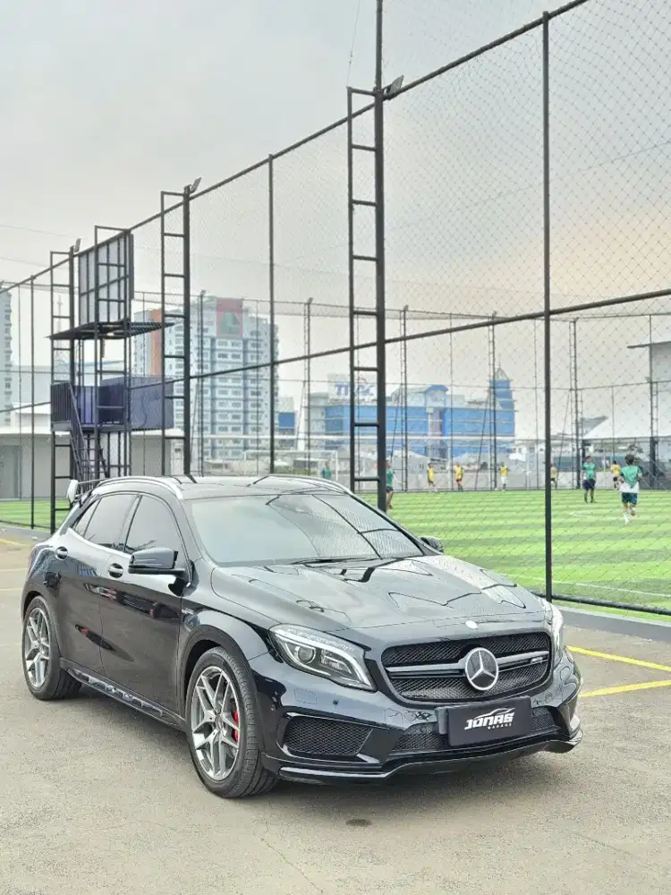 Mercy GLA 45 AMG 
Black on Black