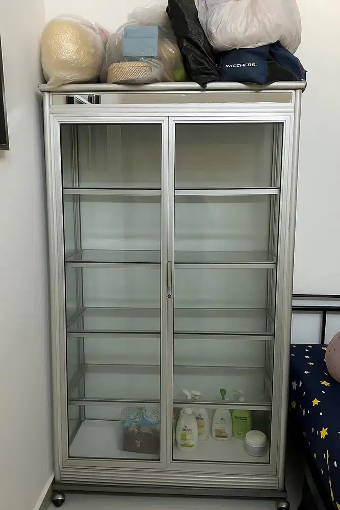 DIJUAL CEPAT LEMARI KACA GESER ALUMINIUM