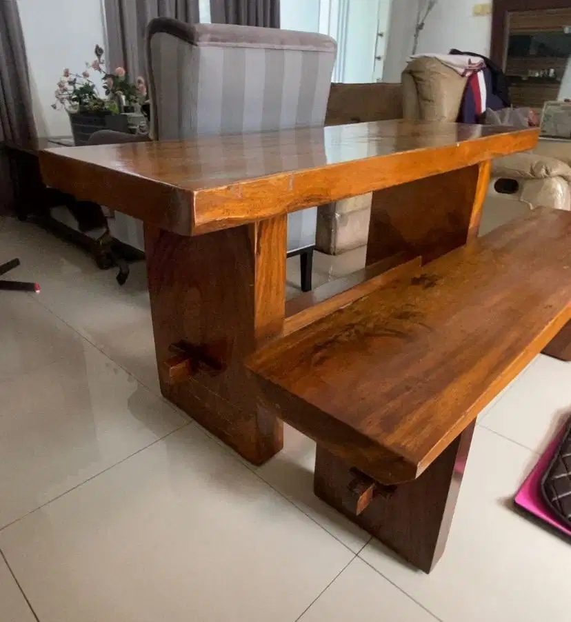 Meja kursi trembesi
