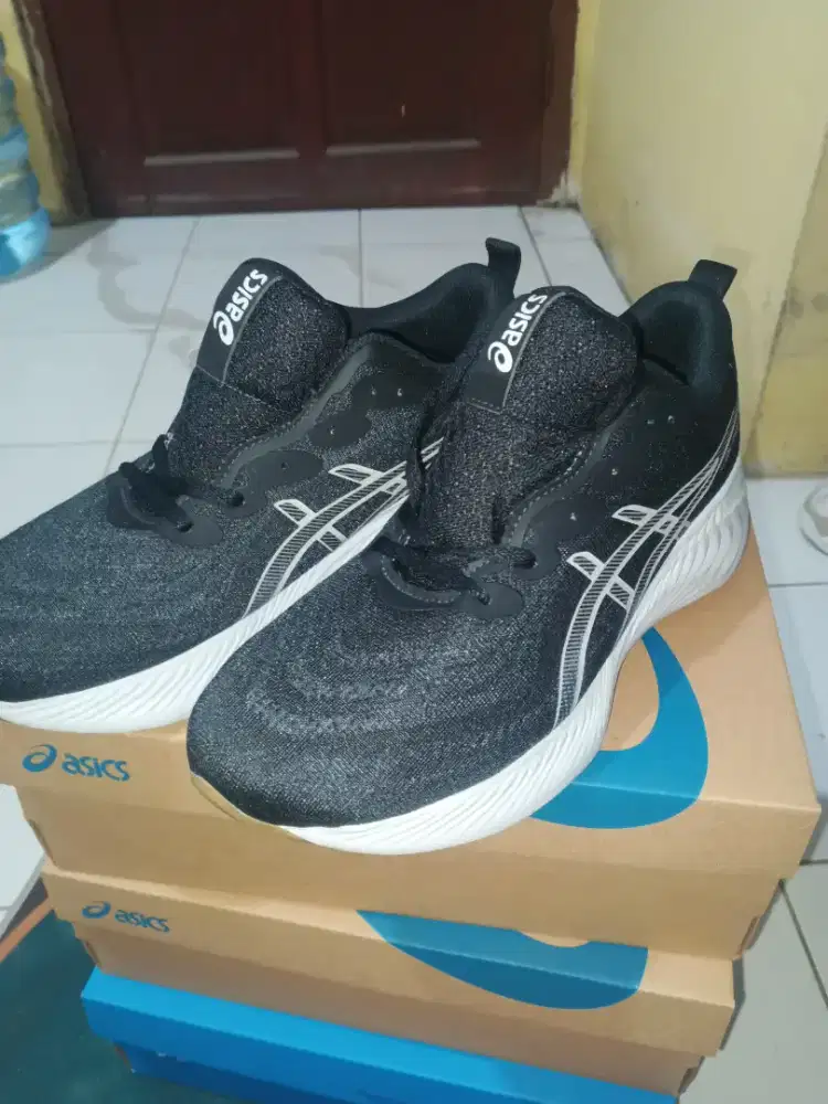 Asic running sz 41