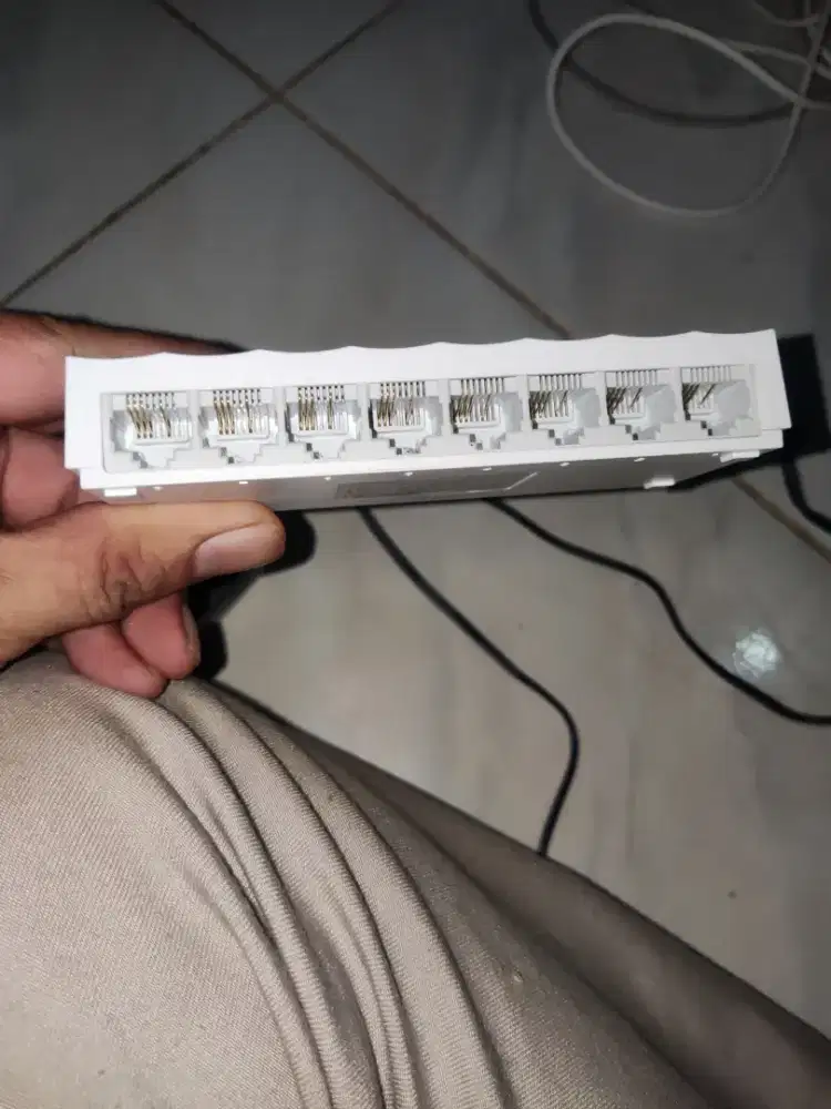 Switch lan merk tplink 8port