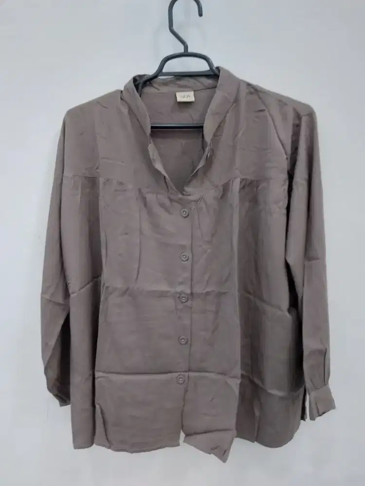 Blouse abu abu merk SIRA