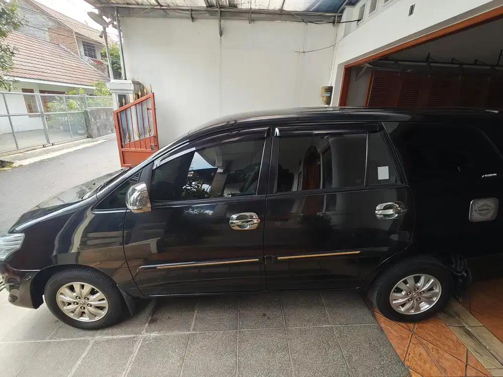 Toyota Kijang Innova 2013 Bensin