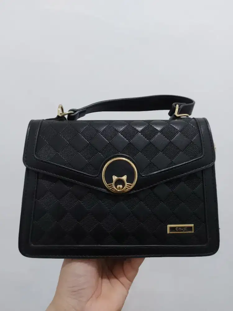 Tas enji hitam sling bag hand bag