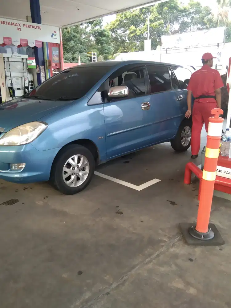 Toyota Kijang Innova 2005 Bensin