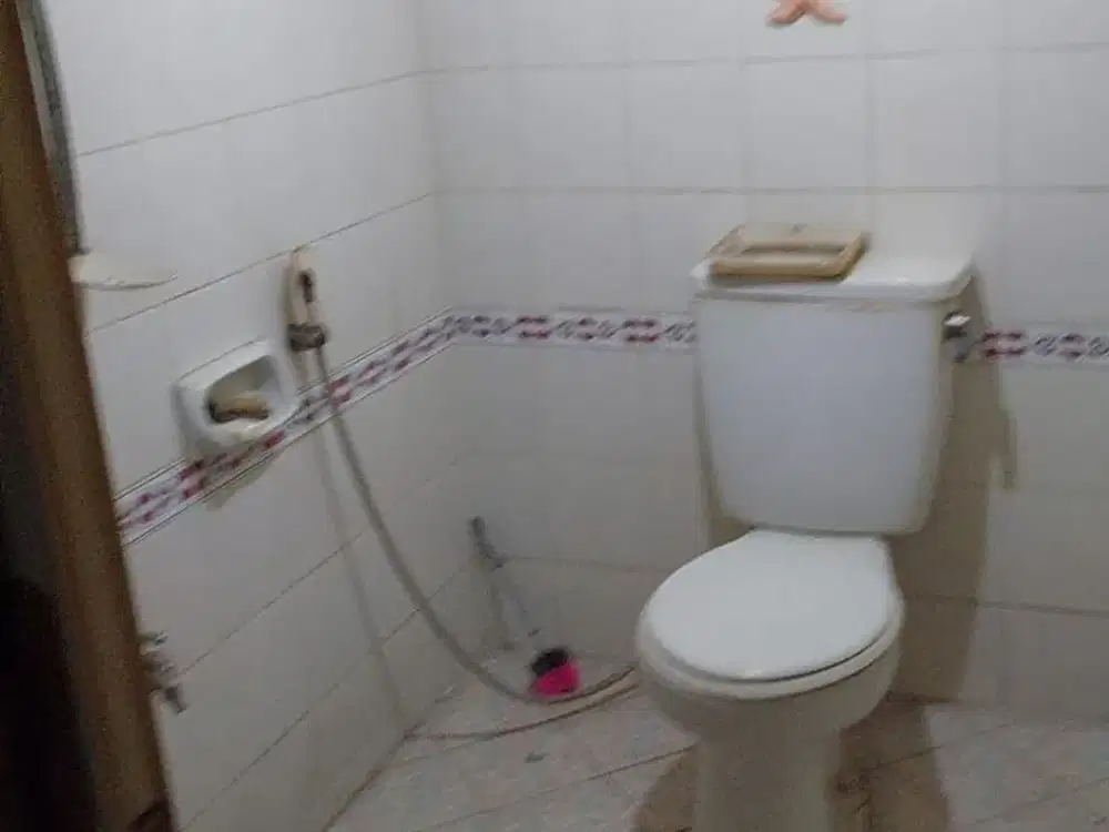 BISA NEGO Rumah Strategis Siap Huni di Daan Mogot Baru Jakarta Barat