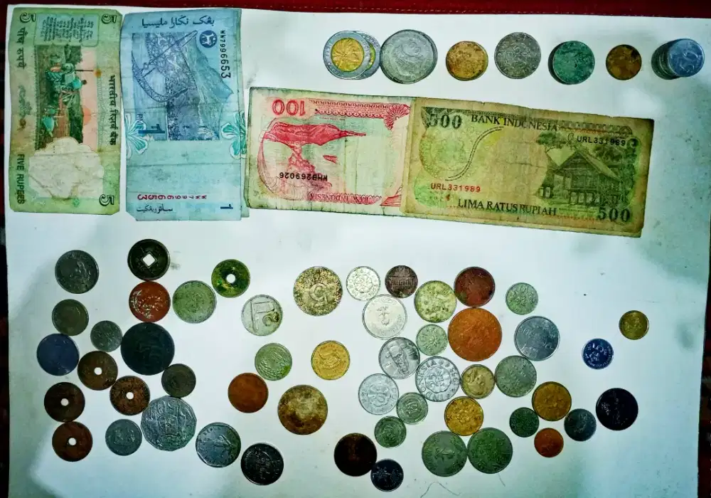 Koin dan kertas kuno berkualitas