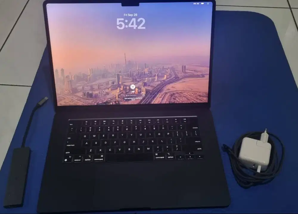 Dijual Laptop Macbook Air M3 RAM 8Gb Storage 256 Gb Layar 15