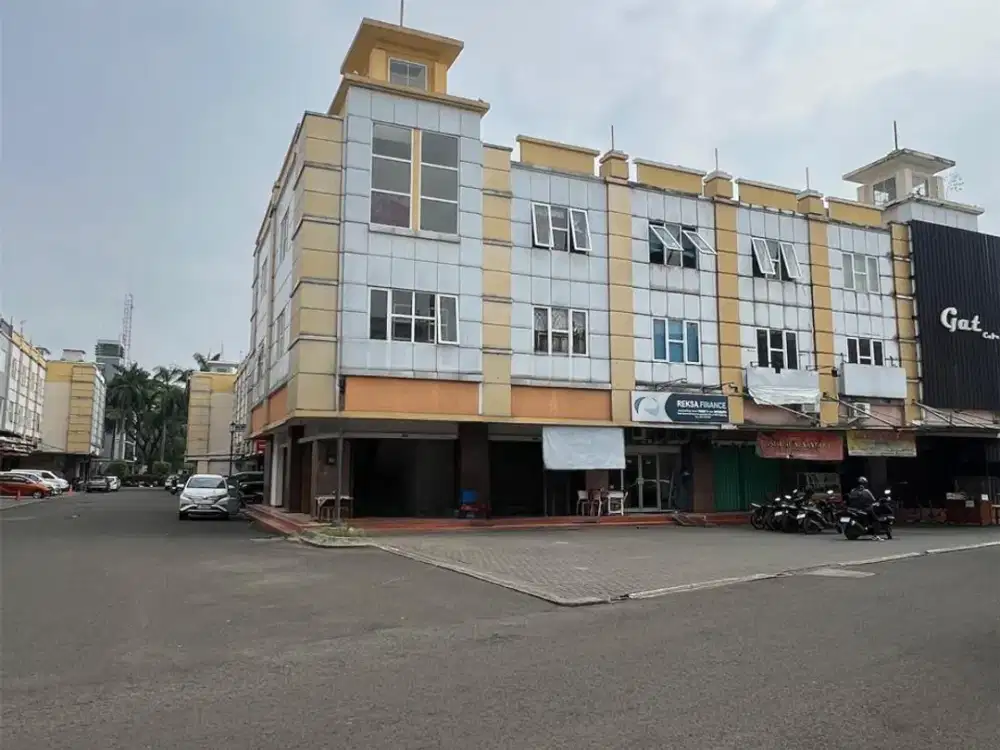 Ruko Gandeng Posisi Boulevard Parkiran Luas Ruko Golden Bouelevar BSD