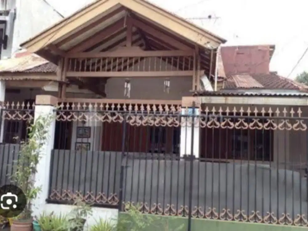 rumah terawat hoek di komplek Taman cibaduyut indah bandung