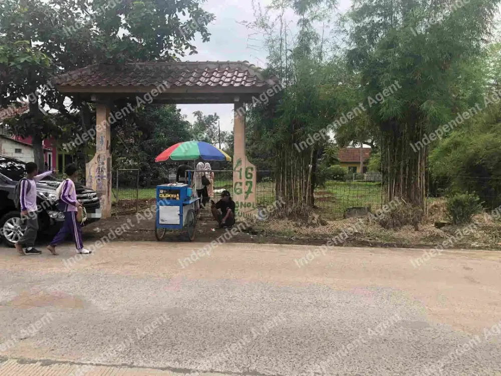 Tanah darat dan sawah di Karawang Timur Jawa Barat