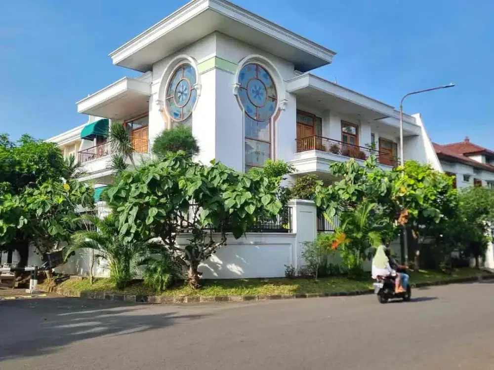 Rumah di Komplek Taman Permata Buana. Jalan nirwana Jakarta barat