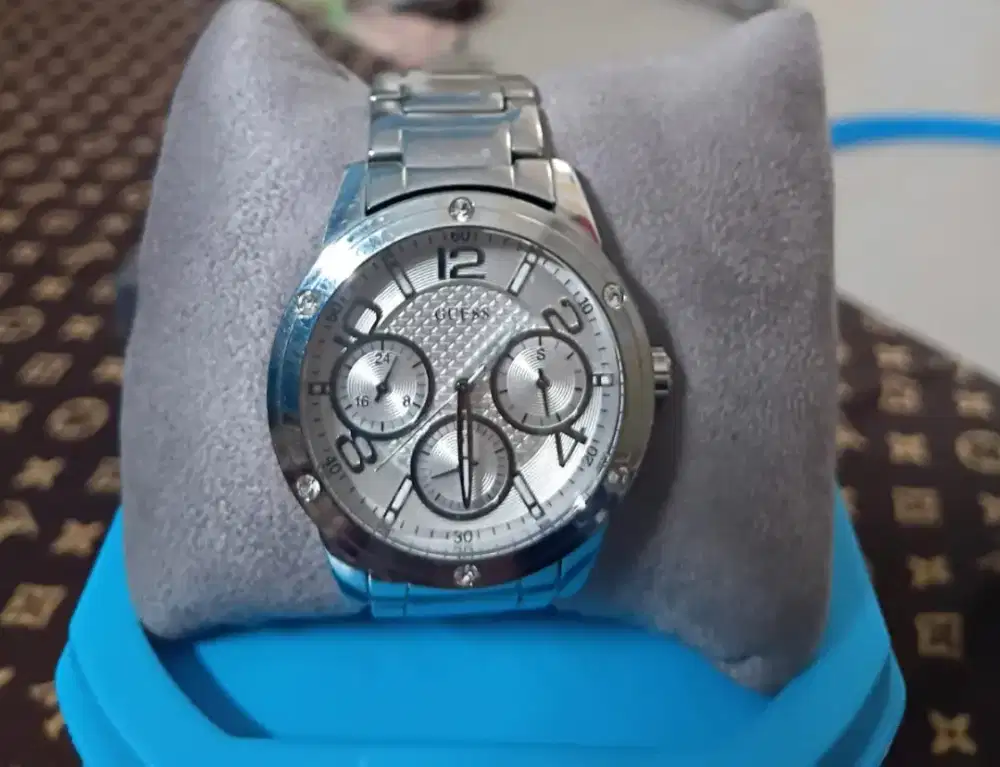 Guess Jam Tangan