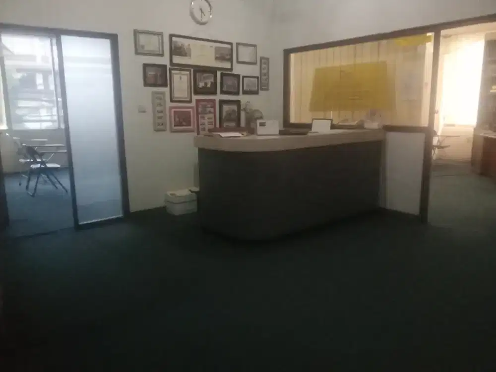 Disewakan ruang kantor di pusat kota