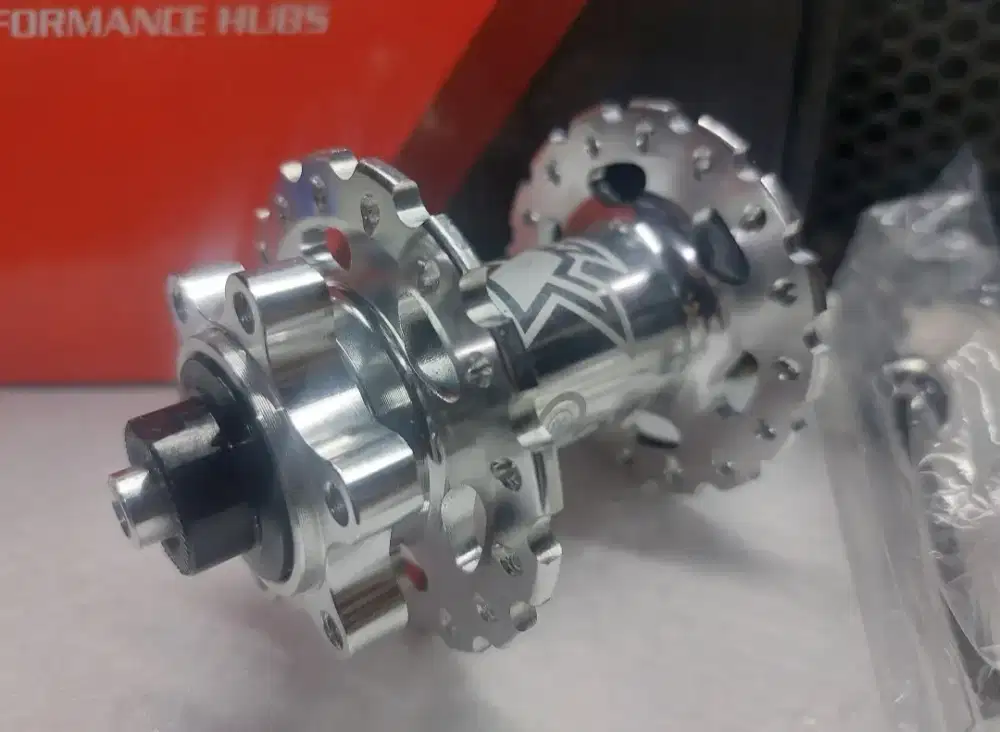 Hub XLR8 32H Chrome Silver Disc Sealed Bearing (depan saja)