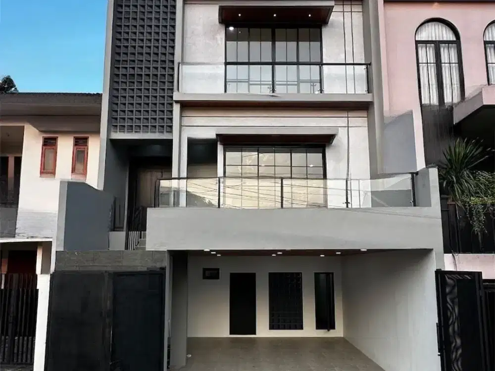 Rumah dalam komplek Cilandak Seberang Citos