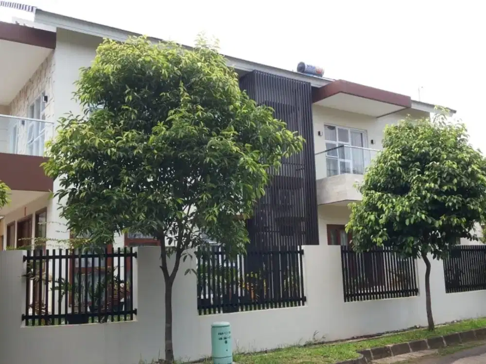 Rumah Hook Bangunan Masih Baru 2 Lantai di Giri Loka BSD CITY