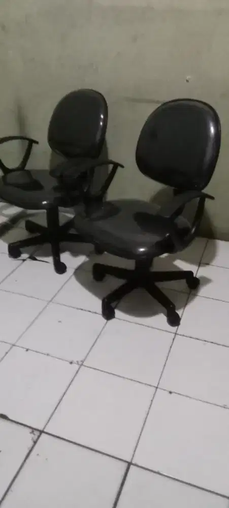 Kursi kantor naik turun