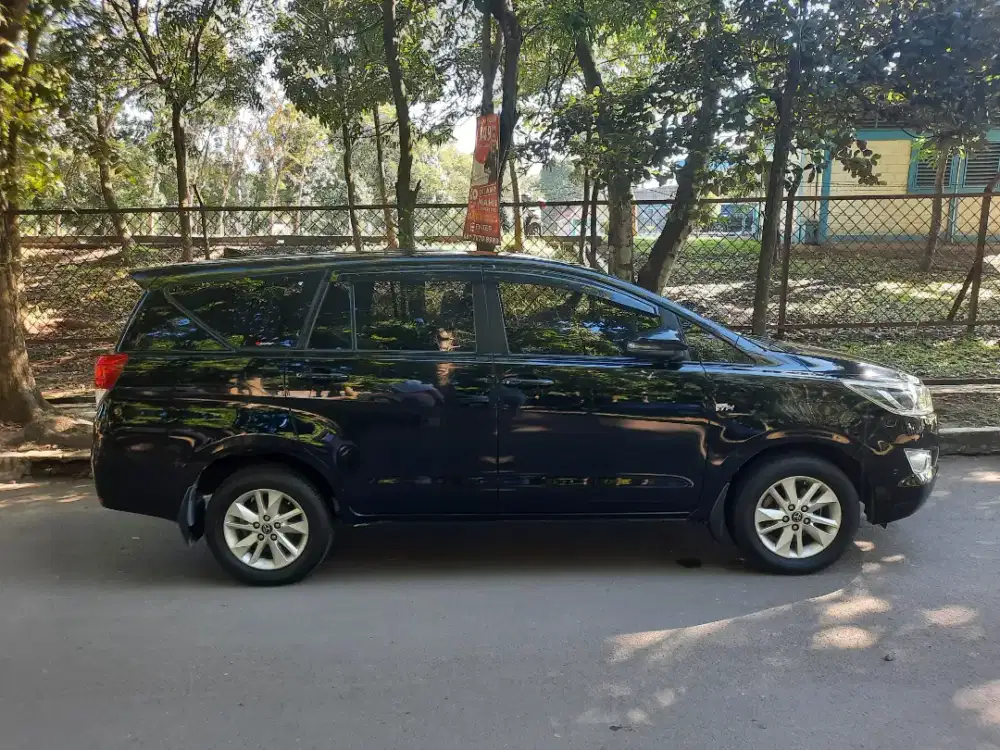 Innova reborn 2.0 V MT 2018 low KM