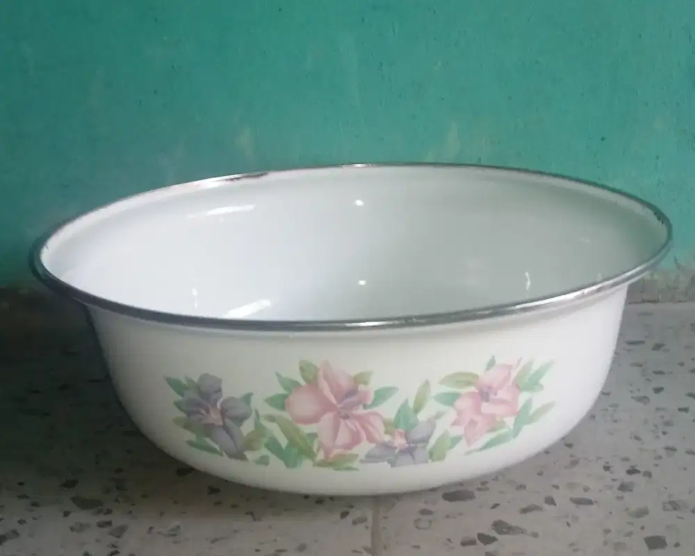 Wadah Enamel Cantik
