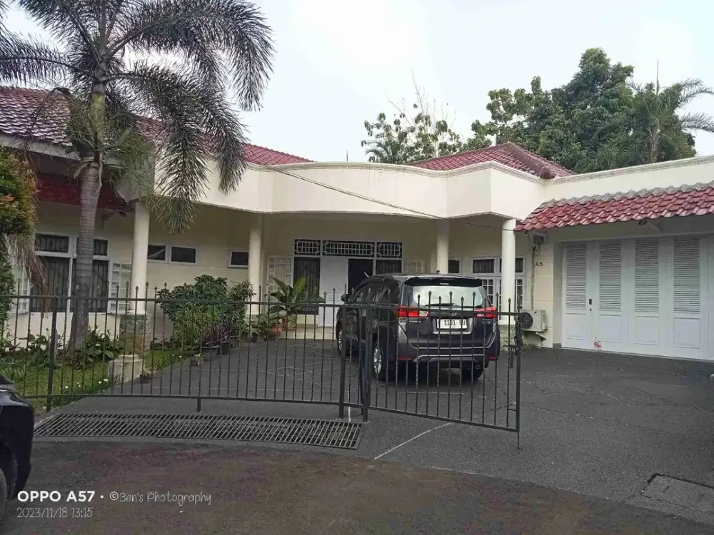 Dijual Rumah Asri, Ruang Keluarga Plong, 1 Lantai, di Tengah Kota Bogor