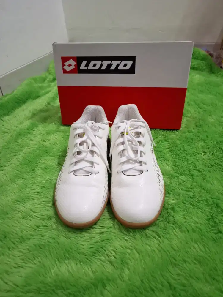 Sepatu Futsal LOTTO BARCO FG Men's Futsal/Soccer Shoes-White Ori sz 40