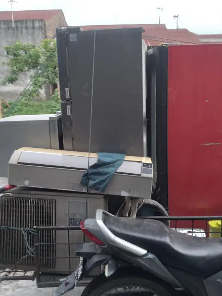 Menerima kulkas rusak,ac,genser,mesin cuci,dll