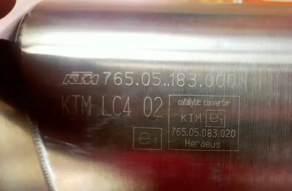 Knalpot KTM sepasang