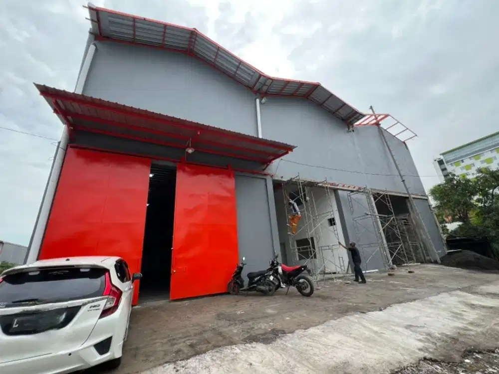 GUDANG NEW GRESS 3 LANTAI JLN IR SOEKARNO MERR dkt mitra KENJERAN