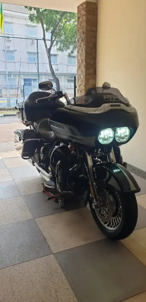 Dijual motor Harley tipe Road Glide Ultra , 2013 (FP)