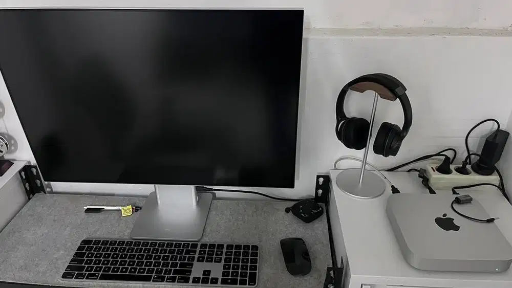 Mateview + Mac mini + keyboard and magic mouse