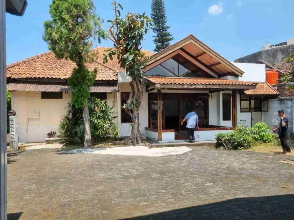 Dijual Rumah di mainroad Riau cocok untuk komersil,resto dan cafe
