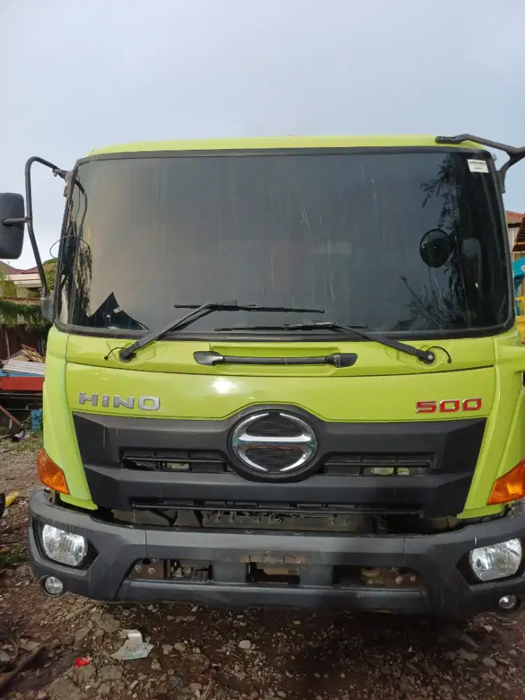 Dijual hino 500 engkel tahun 2018 dan crane unic 5ton 5secsion kaki x