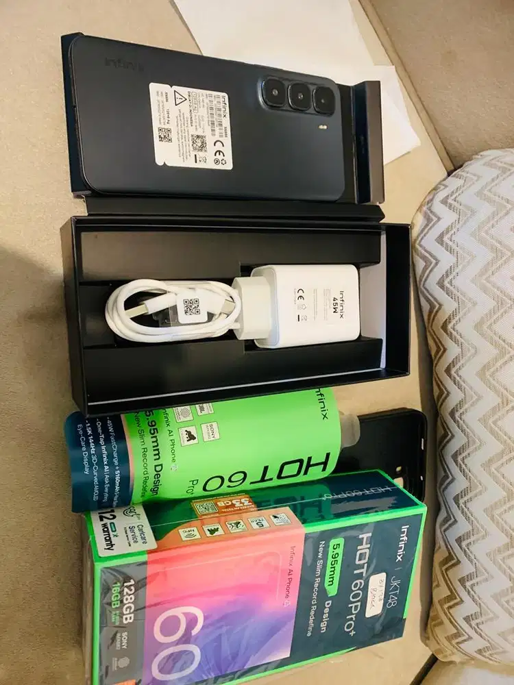 Infinix hot 60 pro plus 8/128 gb Hitam