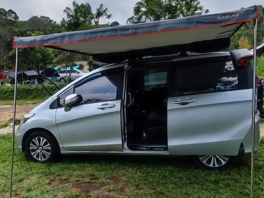 Side awning mobil merk Madlife
