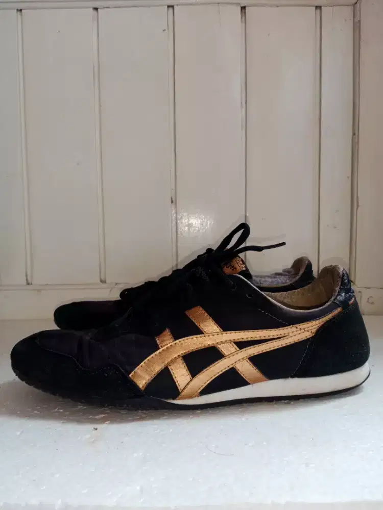Sepatu Onitsuka Tiger Serrano
