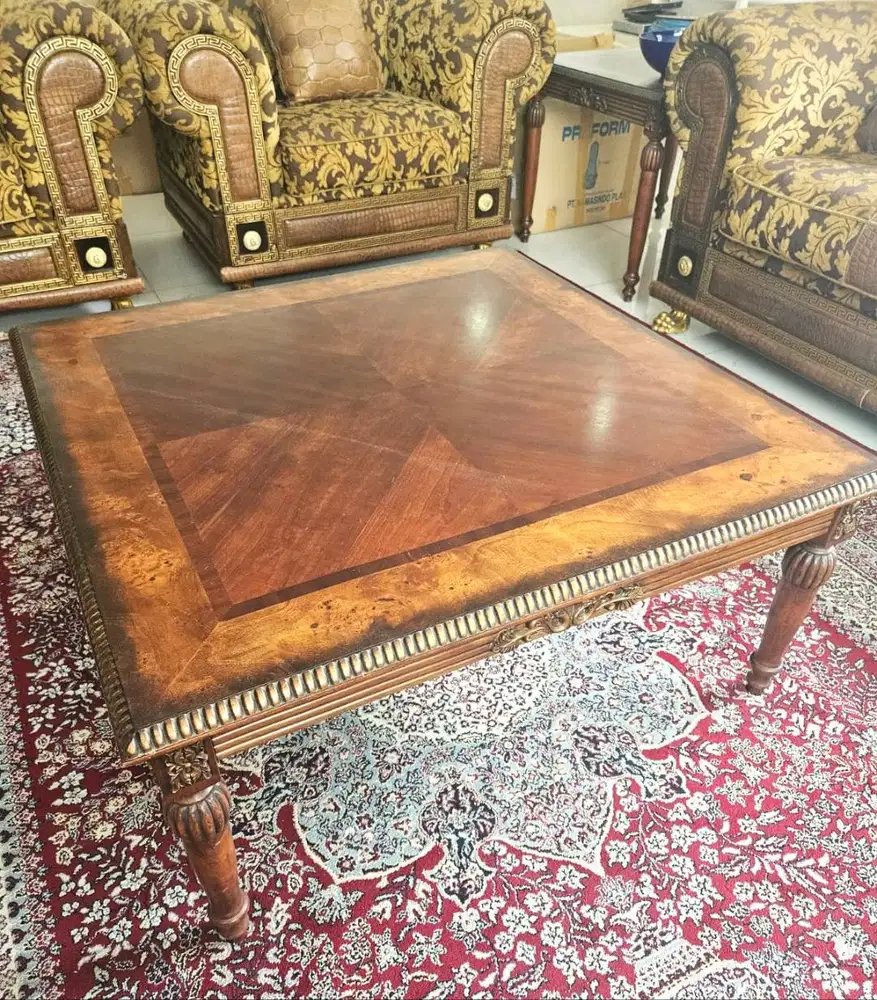 Meja Da Vinci ruang tamu