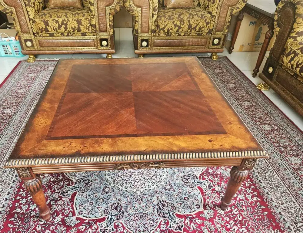 Meja Da Vinci ruang tamu