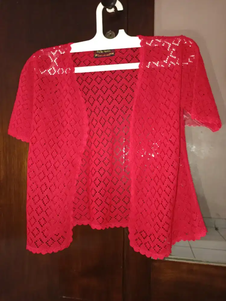 Cardigan warna merah