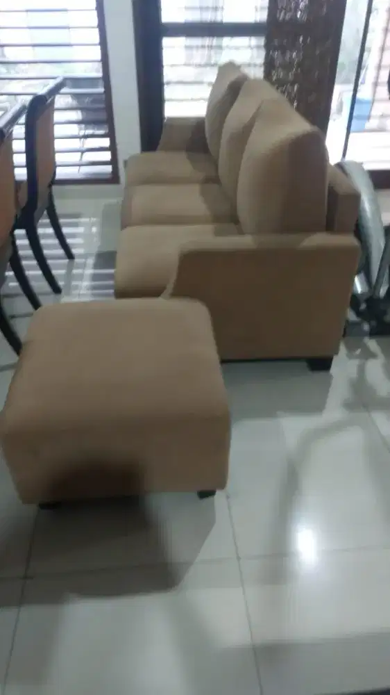 Sofa 3 seater + 1 puff