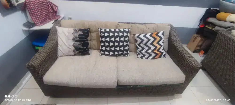 Sofa Ruang Tamu Rotan Sintetis (Bekas)