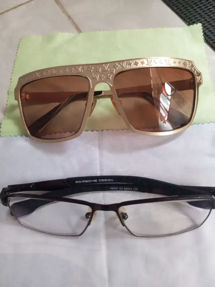 Dijual cepat Dua kacamata unisex