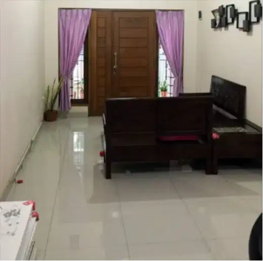 Dijual Rumah Asri & Luas 170m² - Perumahan Sawangan Permai - Depok